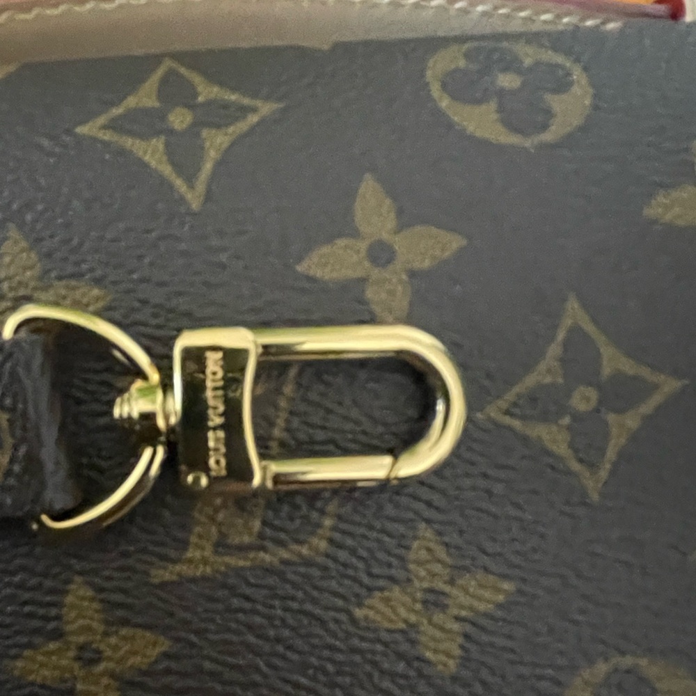 New Authentic Louis Vuitton Pochette Métis Bag. - Picture 11 of 13